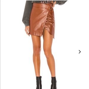 KYRIE MINI SKIRT Lovers & Friends